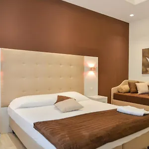 https://your-rhome.it-romehotels.com